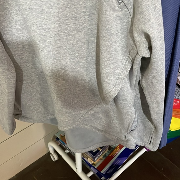 Cozy Karma crossover sweatshirt - Picture 5 of 7